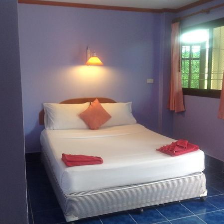 Coconut House Chaweng Hotel เกาะสมุย ภายนอก รูปภาพ
