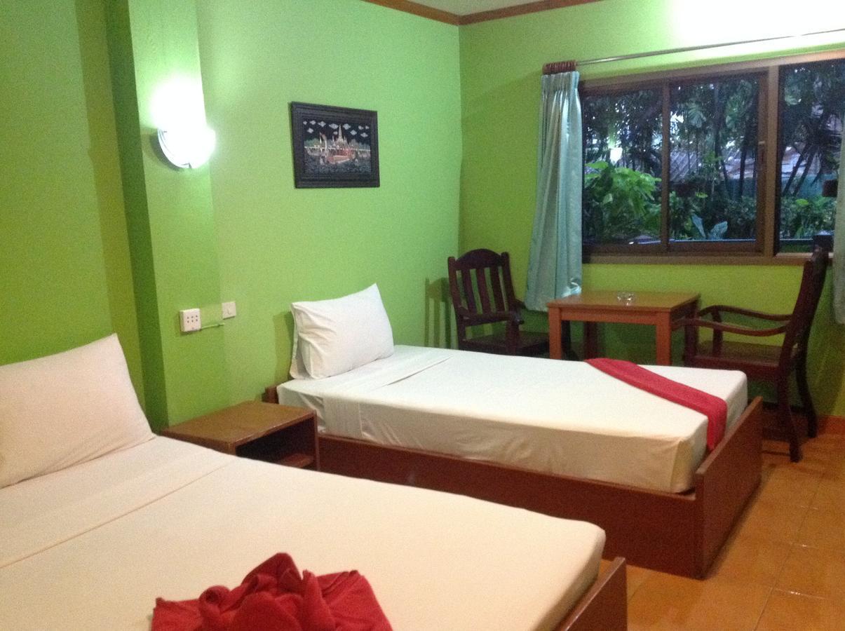 Coconut House Chaweng Hotel เกาะสมุย ภายนอก รูปภาพ