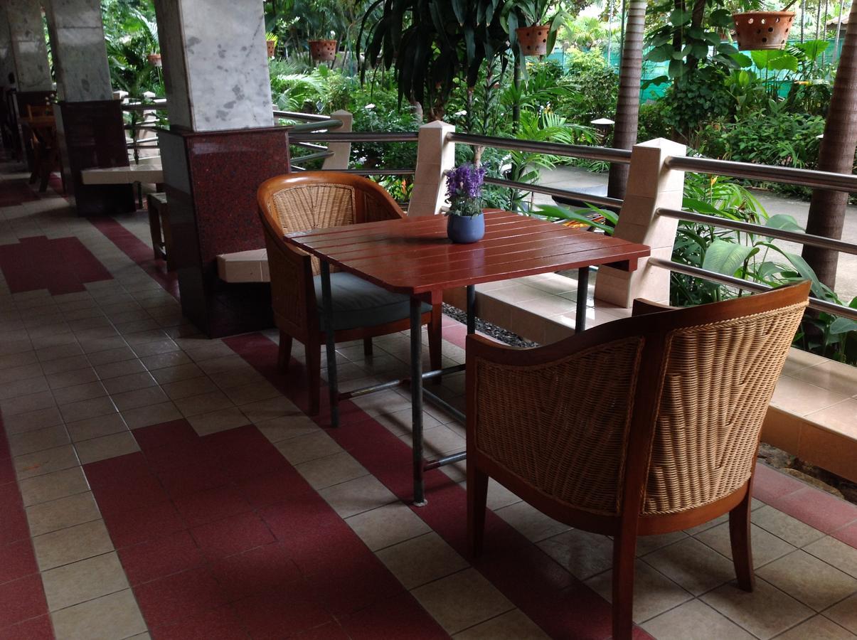 Coconut House Chaweng Hotel เกาะสมุย ภายนอก รูปภาพ