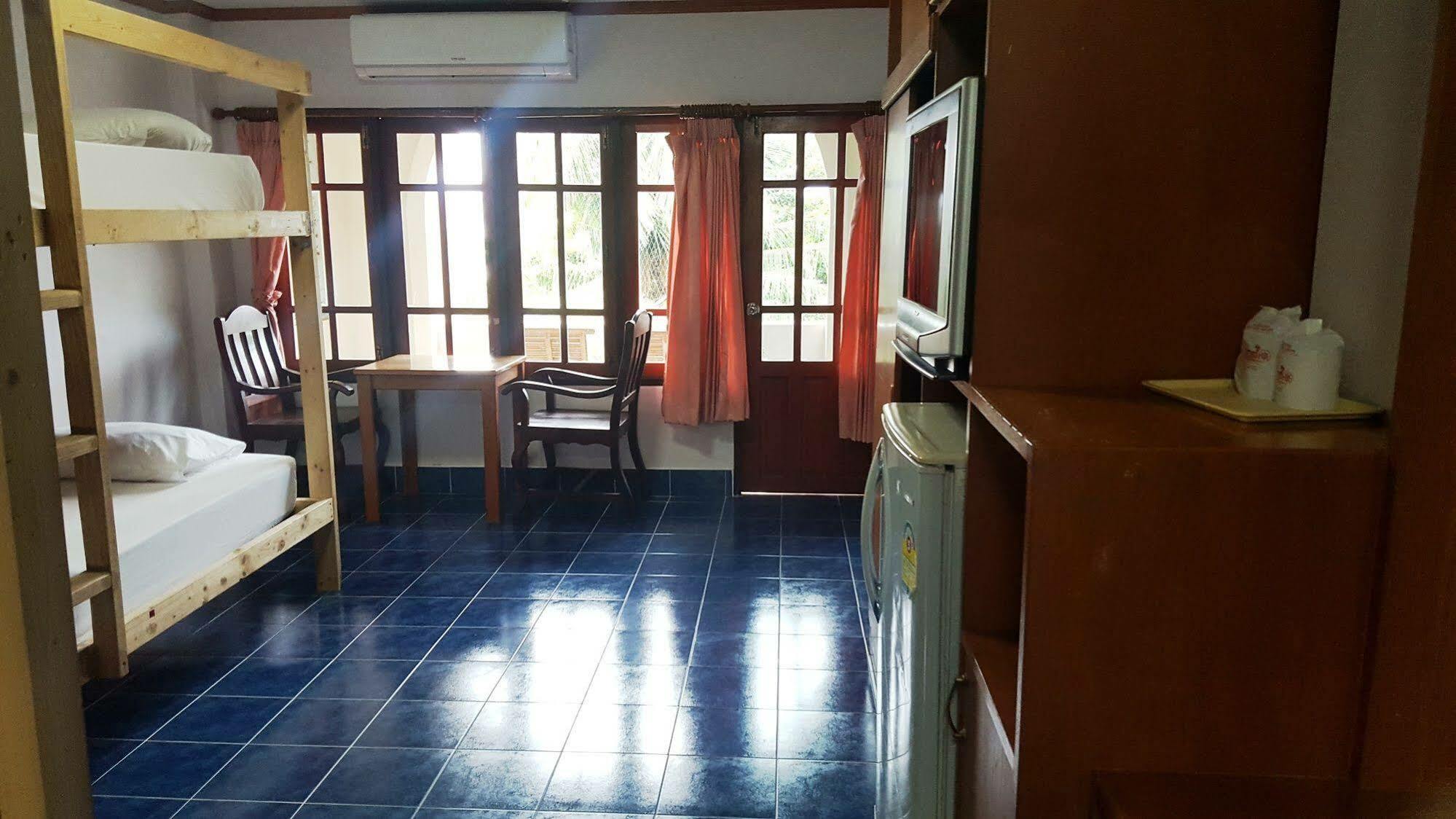Coconut House Chaweng Hotel เกาะสมุย ภายนอก รูปภาพ
