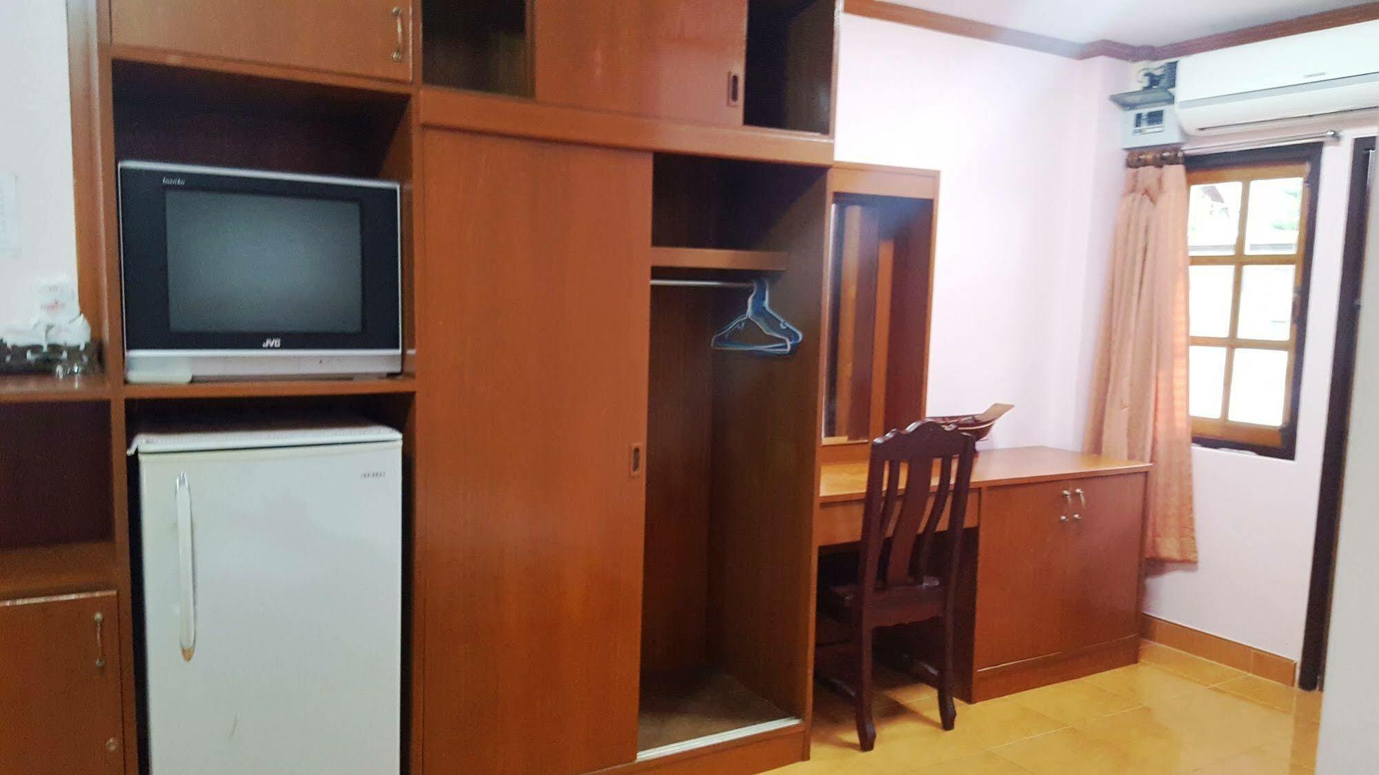 Coconut House Chaweng Hotel เกาะสมุย ภายนอก รูปภาพ