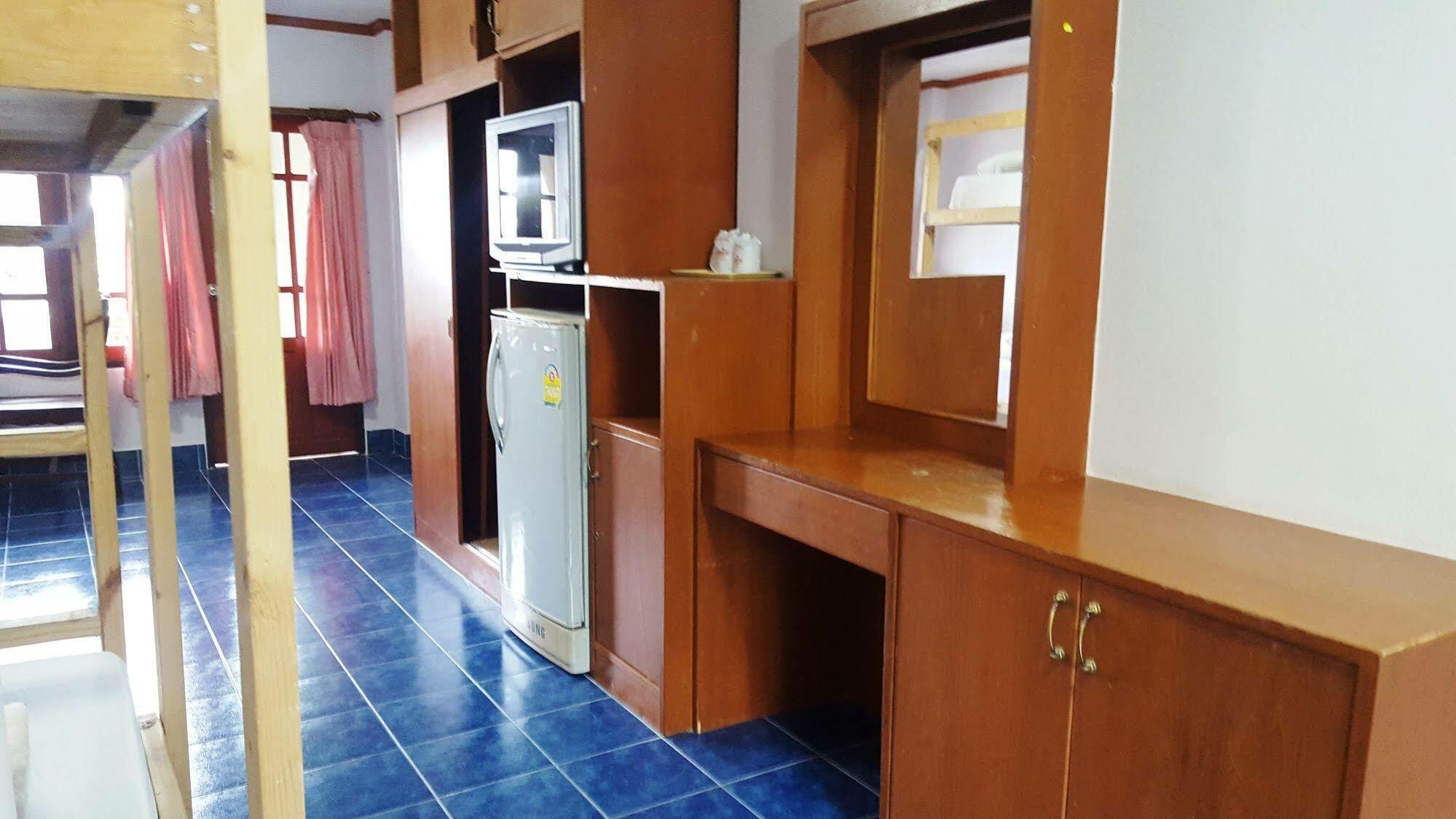Coconut House Chaweng Hotel เกาะสมุย ภายนอก รูปภาพ