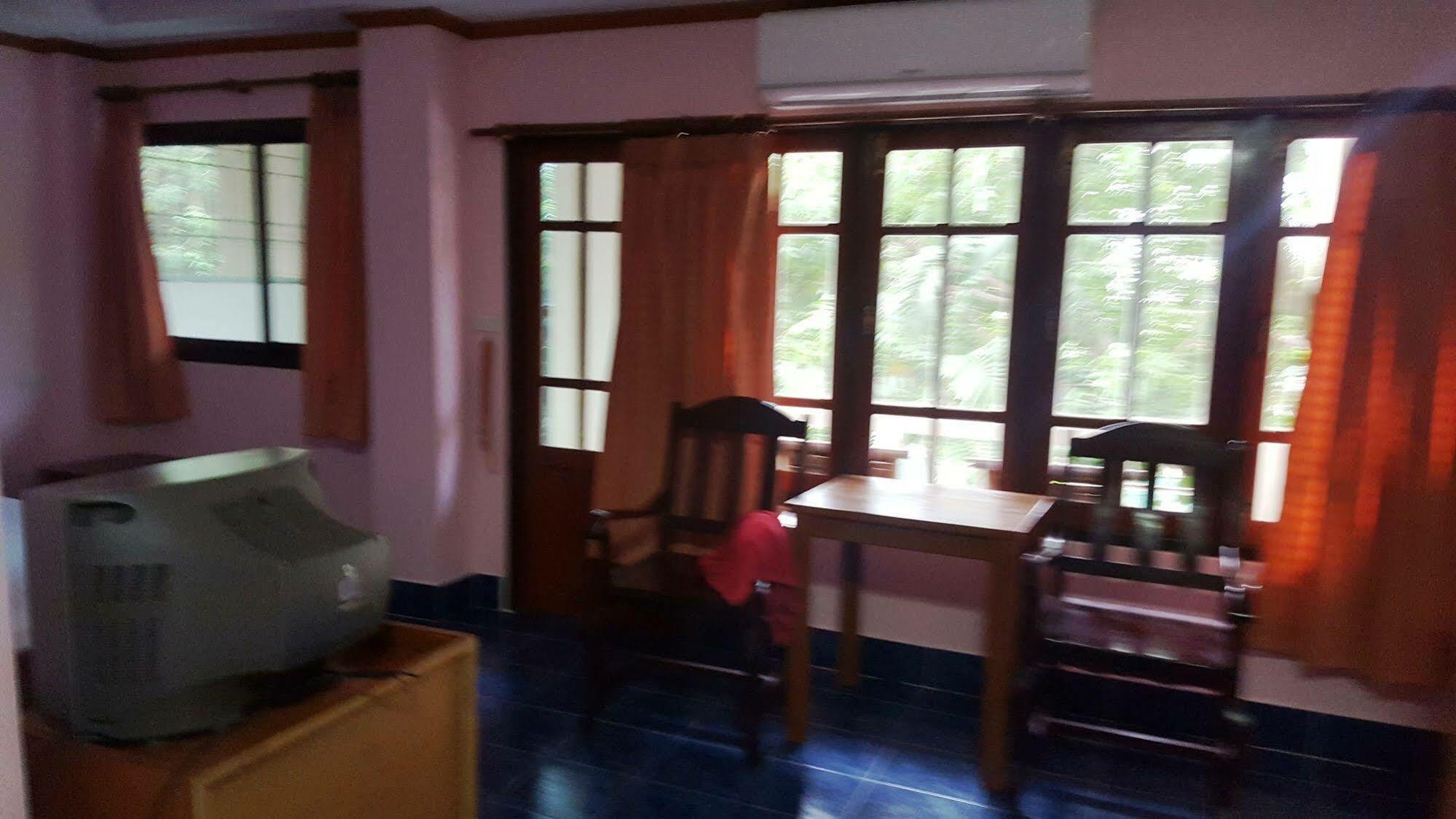 Coconut House Chaweng Hotel เกาะสมุย ภายนอก รูปภาพ