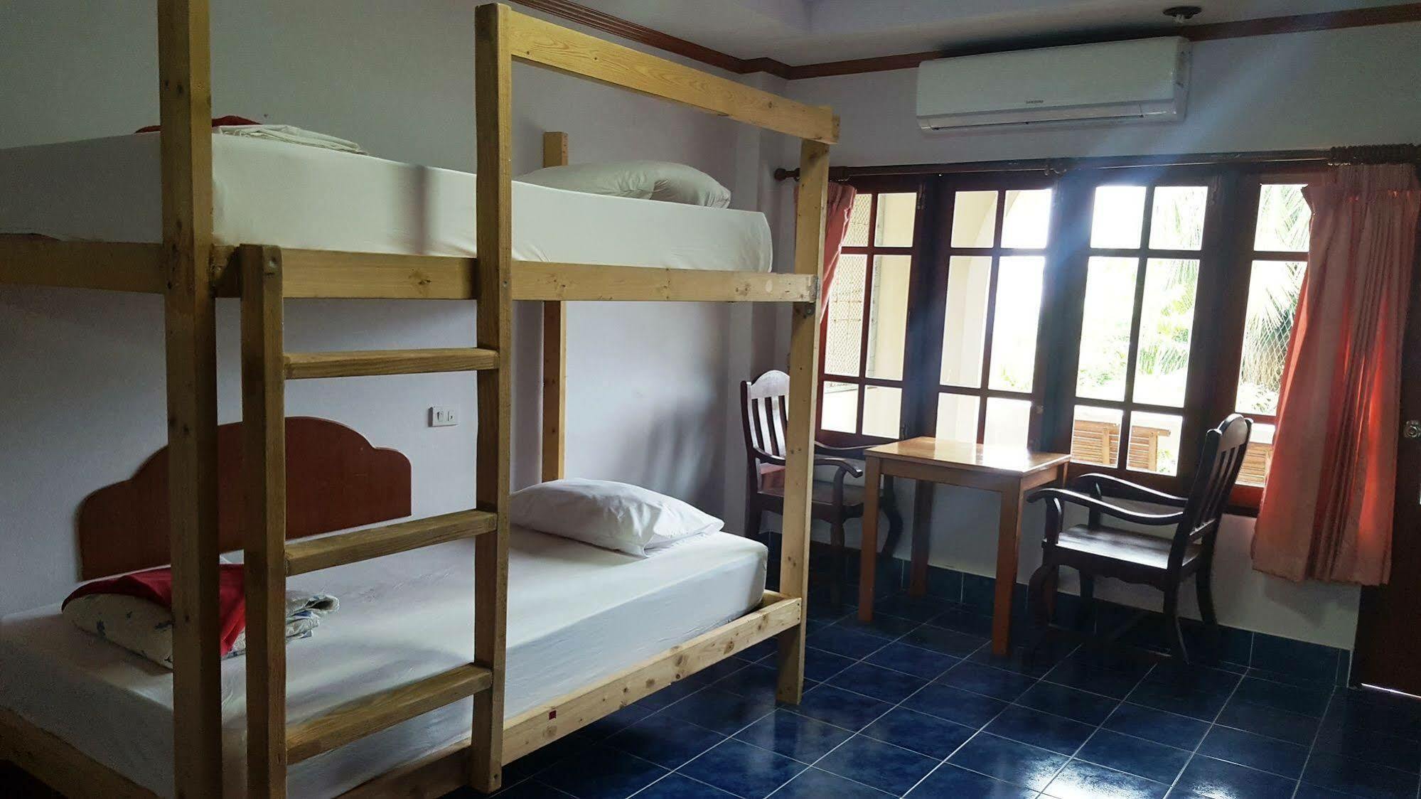 Coconut House Chaweng Hotel เกาะสมุย ภายนอก รูปภาพ