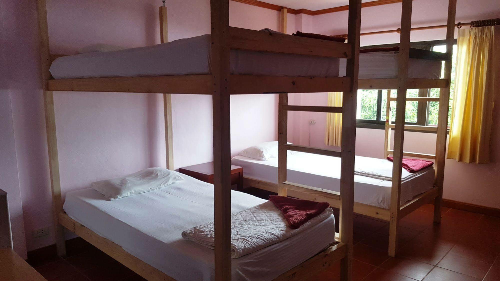 Coconut House Chaweng Hotel เกาะสมุย ภายนอก รูปภาพ